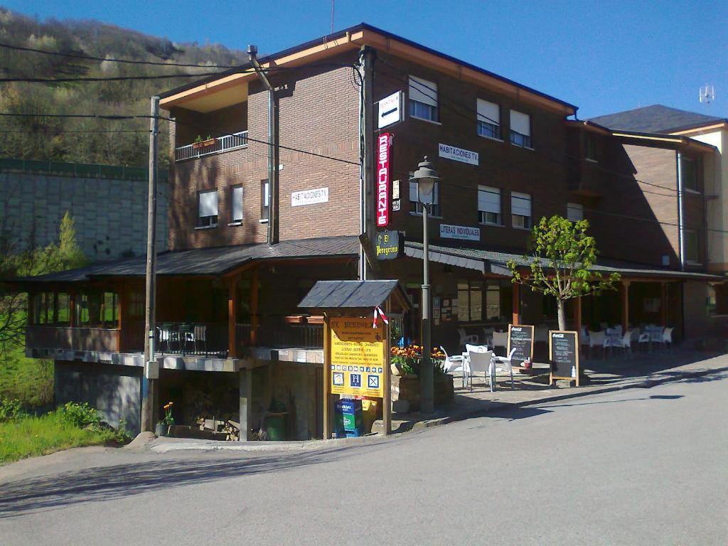 Hostal El Peregrino La Portela de Valcarce エクステリア 写真