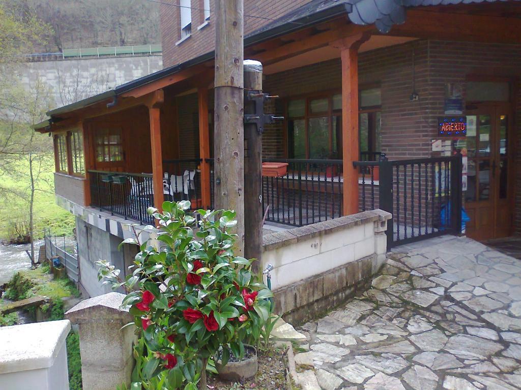 Hostal El Peregrino La Portela de Valcarce エクステリア 写真